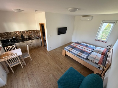 Apartmán 6, Apartmány Přítluky